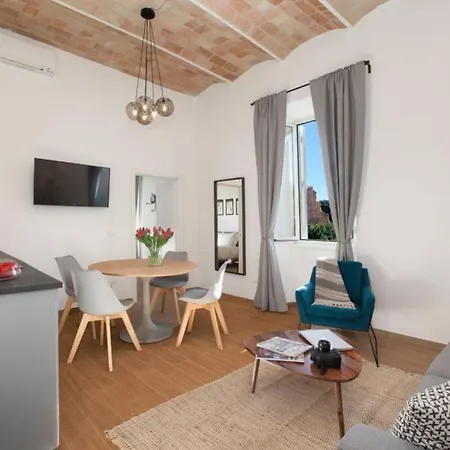 Modern Flat By The Colosseum Rom